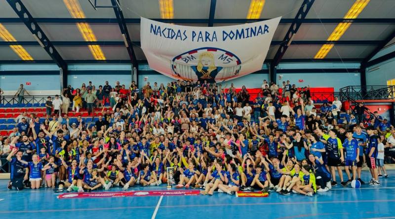 La mairenera Sara Ávila campeona de España en balonmano con su equipo de Dos Hermanas