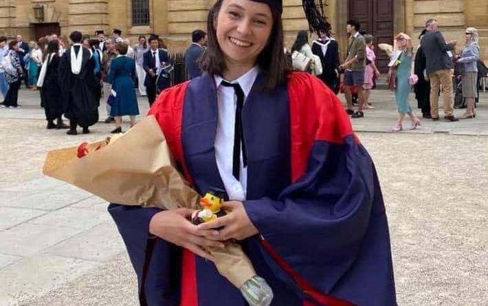 La Mairenera Ana Isabel Sánchez ha logrado Doctora en Fisiología, Anatomía y Genética por el Merton College de la Universidad de Oxford en Inglaterra