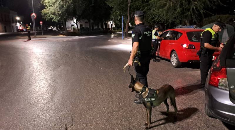 La Policía Local de Carmona crea una unidad canina pionera en la zona