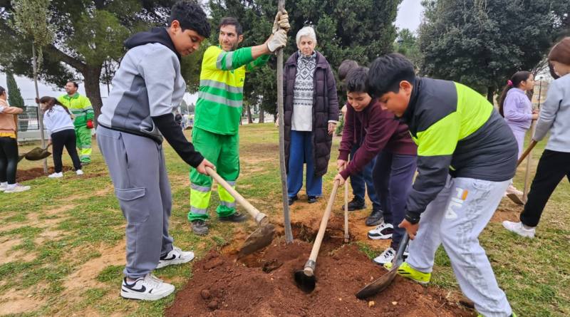 Alcalá de Guadaíra repara los daños de la DANA y sigue plantando arbolado