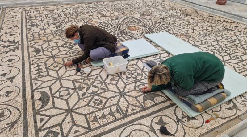 Comienzan los trabajos de restauración del mosaico de la “Medusa” de Carmona