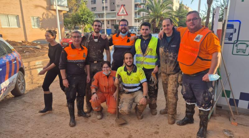 El Ayuntamiento de Moncada condecora a Protección Civil de Mairena del Alcor