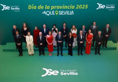 El guitarrista Antonio Carrión recibió la Medalla de Oro de la Provincia de Sevilla