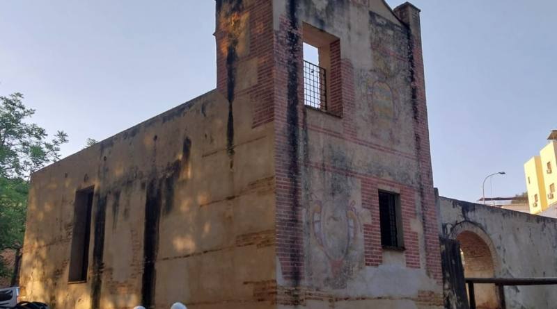 El Ayuntamiento de Alcalá de Guadaíra restaura el Molino de La Tapada y limpia las laderas del castillo
