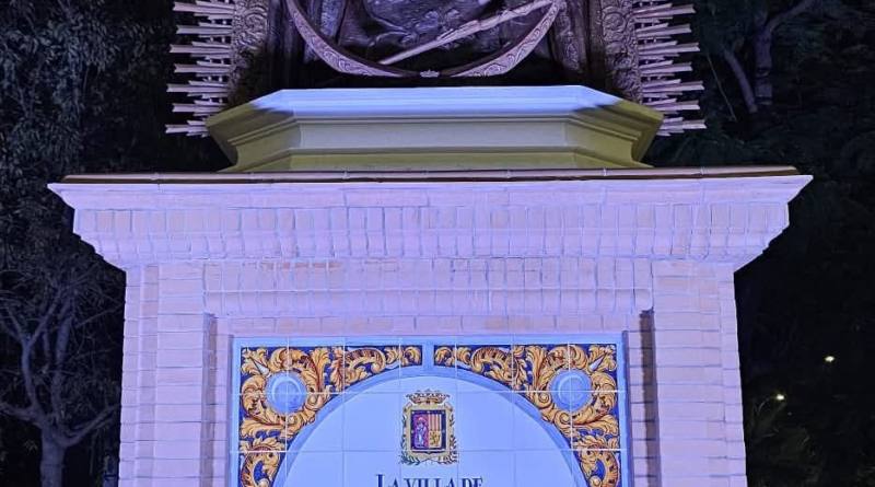 La patrona Nuestra Señora de Los Remedios Coronada preside ya la entrada por el Este a Mairena del Alcor
