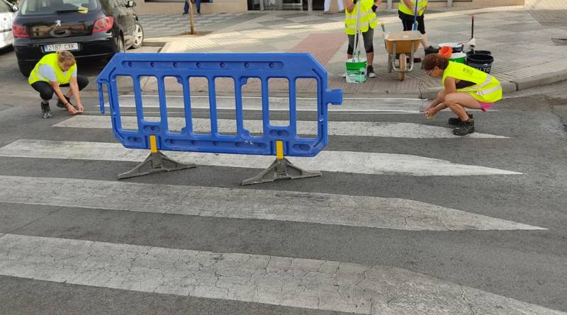Casi 500 pasos de peatones reciben tratamiento de mejora entre Mairena del Alcor y Alcalá de Guadaíra