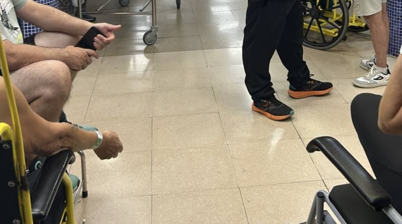 CSIF califica de insostenible la situación de urgencias en Valme por hacinamiento de pacientes y falta de personal