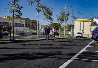 Alcalá de Guadaíra abre su nueva zona verde y aparcamiento público en Puerta de Alcalá