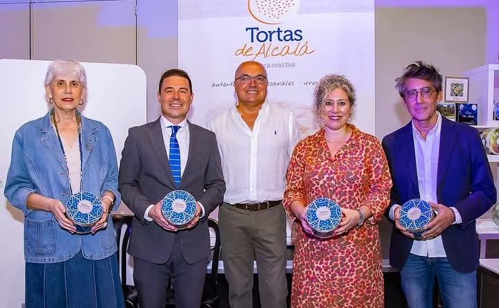 ​La ‘Torta de Alcalá’ de Guadaíra, ahora envasada en lata, se convierte en gran embajadora de la gastronomía local