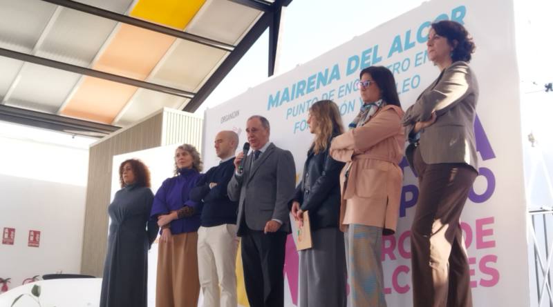 El delegado territorial de Empleo abrió la II Feria del Empleo de Mairena del Alcor