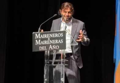 ‘El Arrebato’ recibió el título de Hijo Adoptivo de Mairena del Alcor junto a los ‘Maireneros del Año’