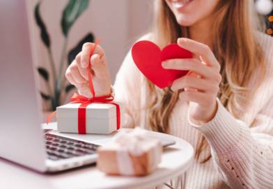 Ocho de cada diez españoles harán regalos a sus parejas por San Valentín con 161 euros de gasto medio