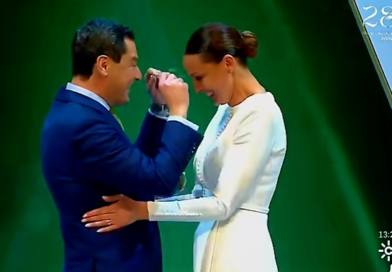 La mairenera Eva González recibió la Medalla de Oro de Andalucía en el Día de la Comunidad