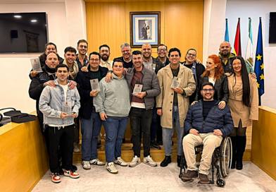 La comparsa de carnaval ‘Los Patriotas’ es reconocida por su éxito en el Ayuntamiento de Mairena del Alcor