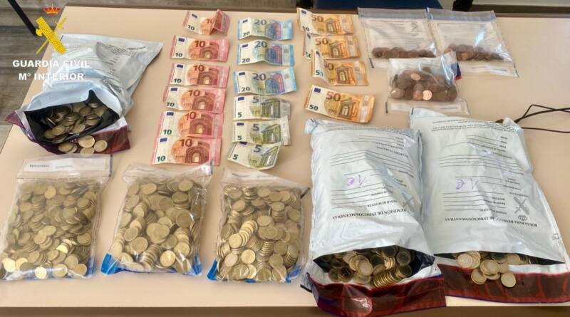 La Guardia Civil desarticula un punto de venta de drogas y detiene a cinco personas en Mairena del Alcor