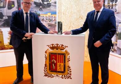 El alcalde de Mairena del Alcor y el concejal José Romero recogieron en Madrid la ‘Escoba de Plata’ El alcalde de Mairena del Alcor y el concejal José Romero recogieron en Madrid la ‘Escoba de Plata’