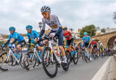 La Vuelta Ciclista a España vuelve a mover a los pueblos de Los Alcores